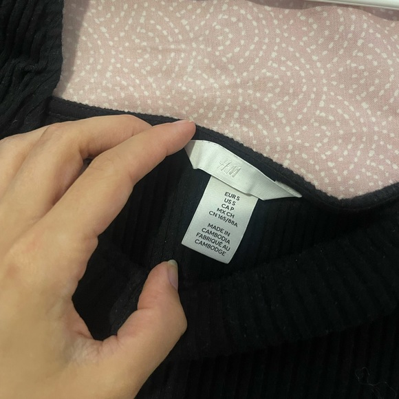 H&M crop top - Picture 2 of 2